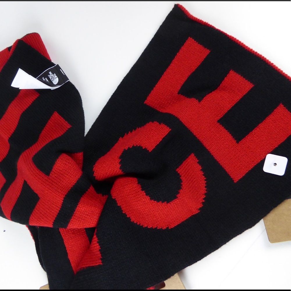 The North Face Reversible Logo Scarf TNF NWT Red - Picture 5 of 7